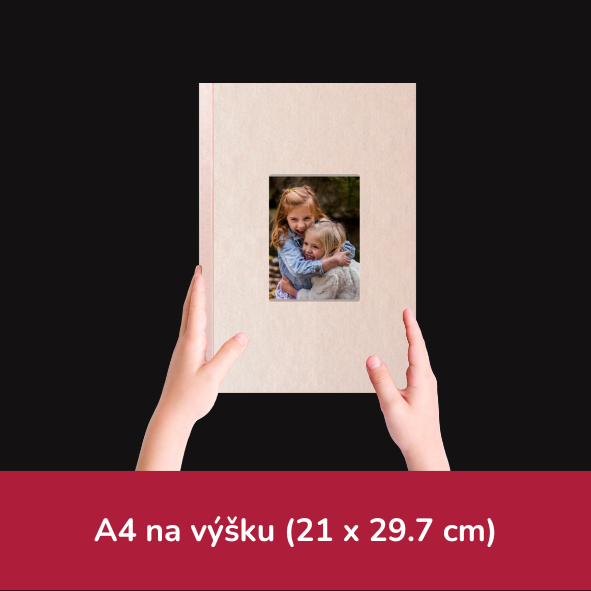 Růžová fotokniha ve formátu A4 na výšku